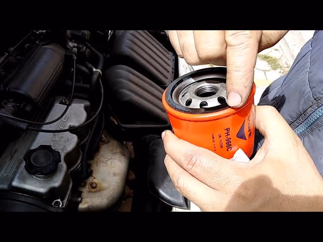 ¿Cuánto cobra AutoZone por cambio de aceite?