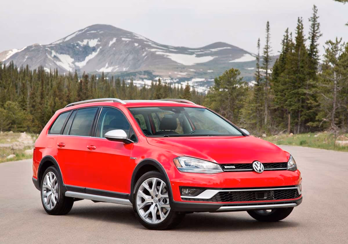 What is the name of Clint Eastwood's Golf course?