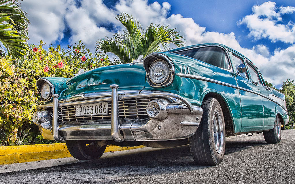 What does the car link app do?