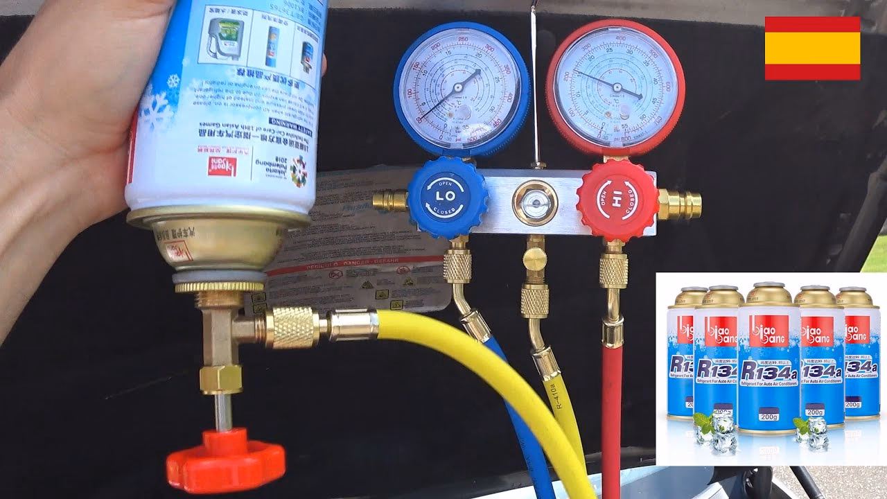 ¿Cuánto se cobra por una carga de gas refrigerante?