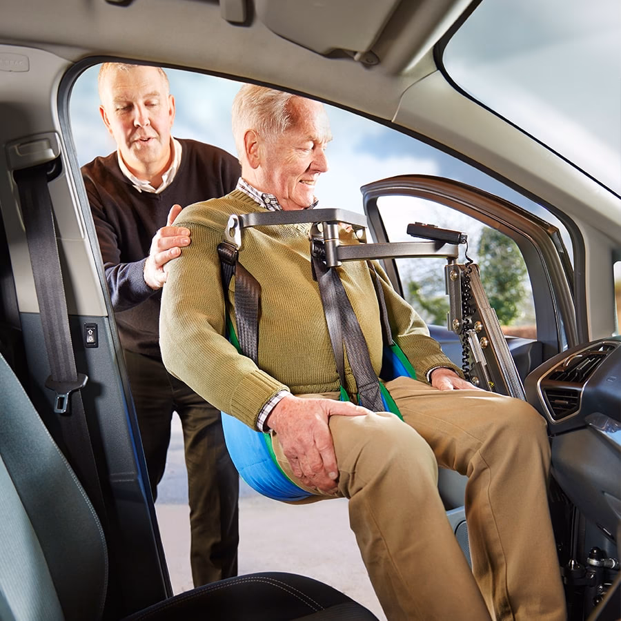 ¿Cómo cargar a una persona con discapacidad?