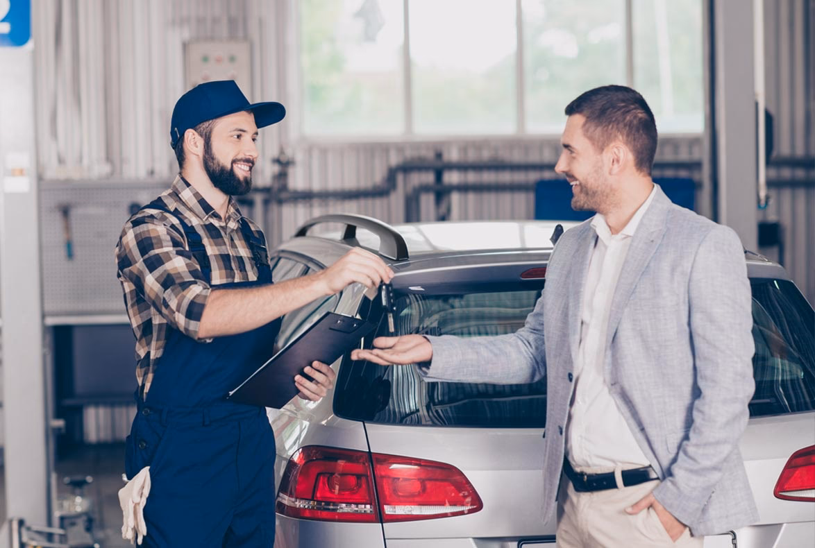 ¿Cuánto tiempo puede estar un carro en un taller?
