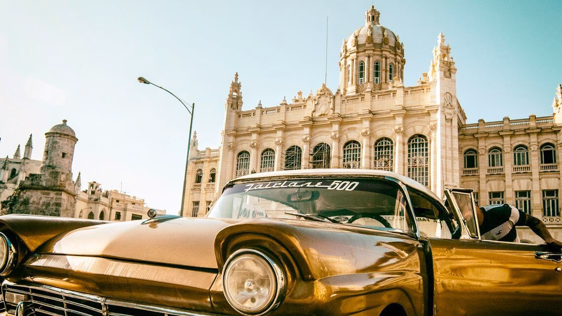 ¿Quién fabricó el coche caribeño?