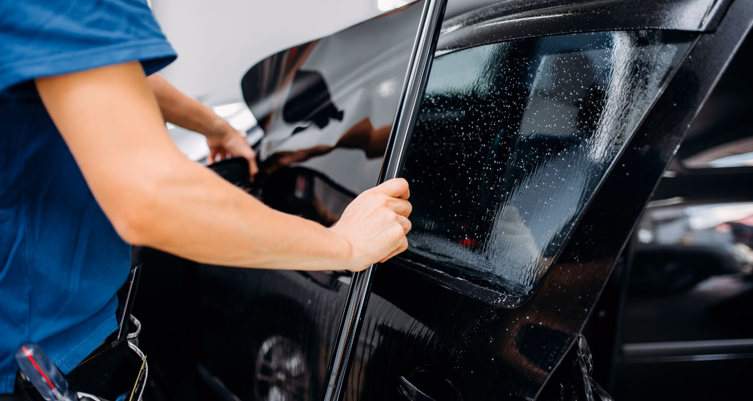 ¿Cuánto cobran por poner un polarizado?