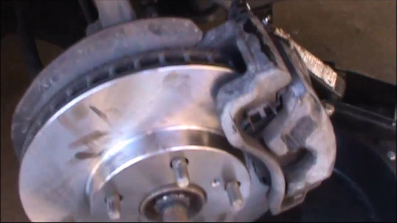 ¿Cuáles son los pasos para cambiar las pastillas de freno?