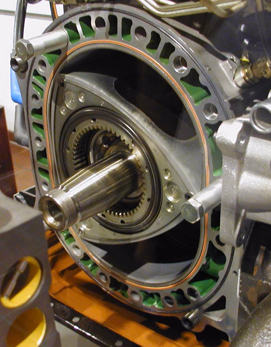 ¿Qué combustible usan los motores rotativos?