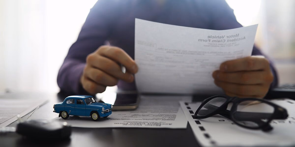 ¿Qué se necesita para transferir el coche de un fallecido?