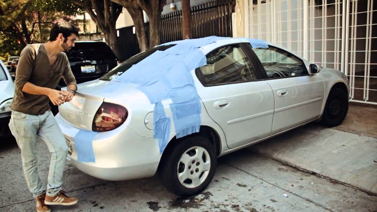 ¿Cómo quitar residuos de huevo de un coche?