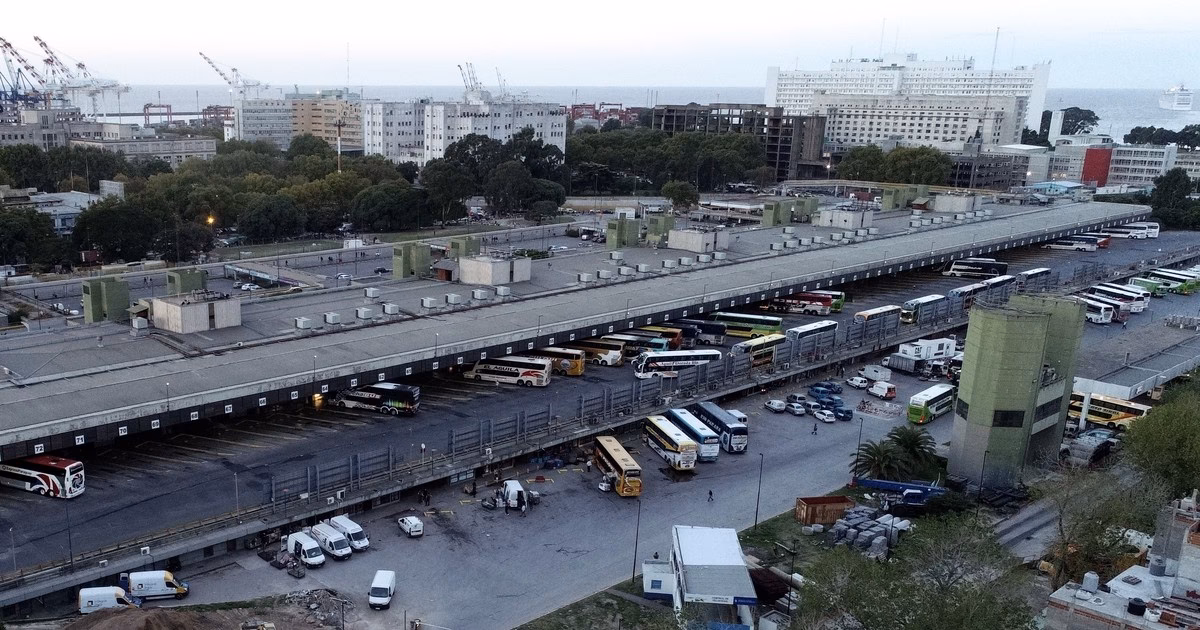 ¿Cuál es la dirección de la terminal de Retiro?