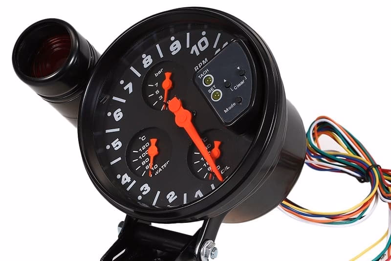 ¿Cómo funciona el tacómetro de un auto?