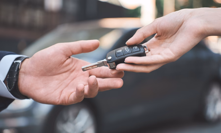 ¿Cuánto terminas pagando por un auto a crédito?