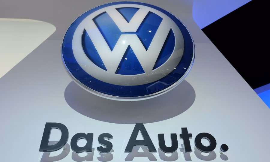 What is the gender of DAS Auto?