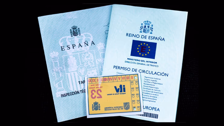 ¿Qué documentos tiene que tener un vehículo?