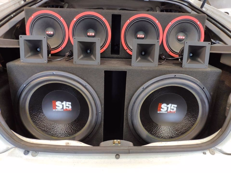 ¿Qué necesito para ponerle un sonido a mi carro?