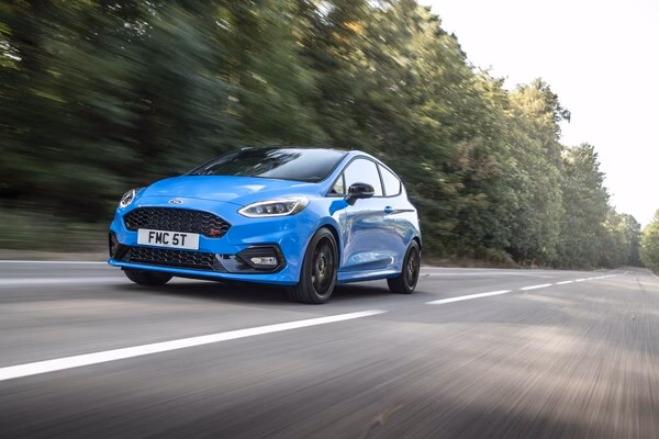 ¿Cual es el precio de un Ford Fiesta nuevo?