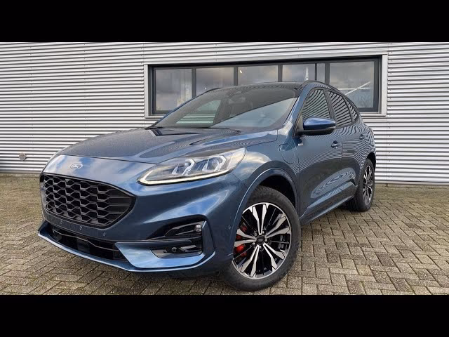 Is Ford Kuga Titanium better than St. Line?