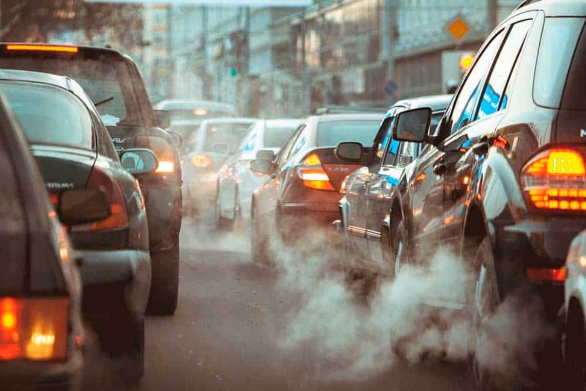 ¿Cuál es la contaminación que causa la industria automotriz?