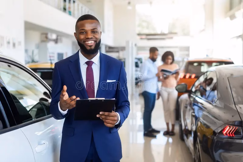 ¿Qué hace un gerente de un concesionario de automóviles?