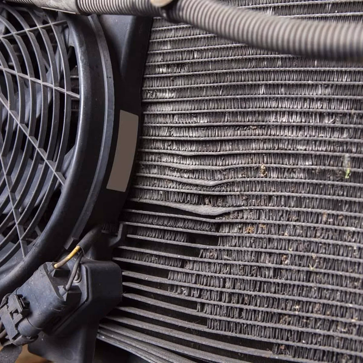 ¿Qué se le puede echar al radiador para limpiarlo?