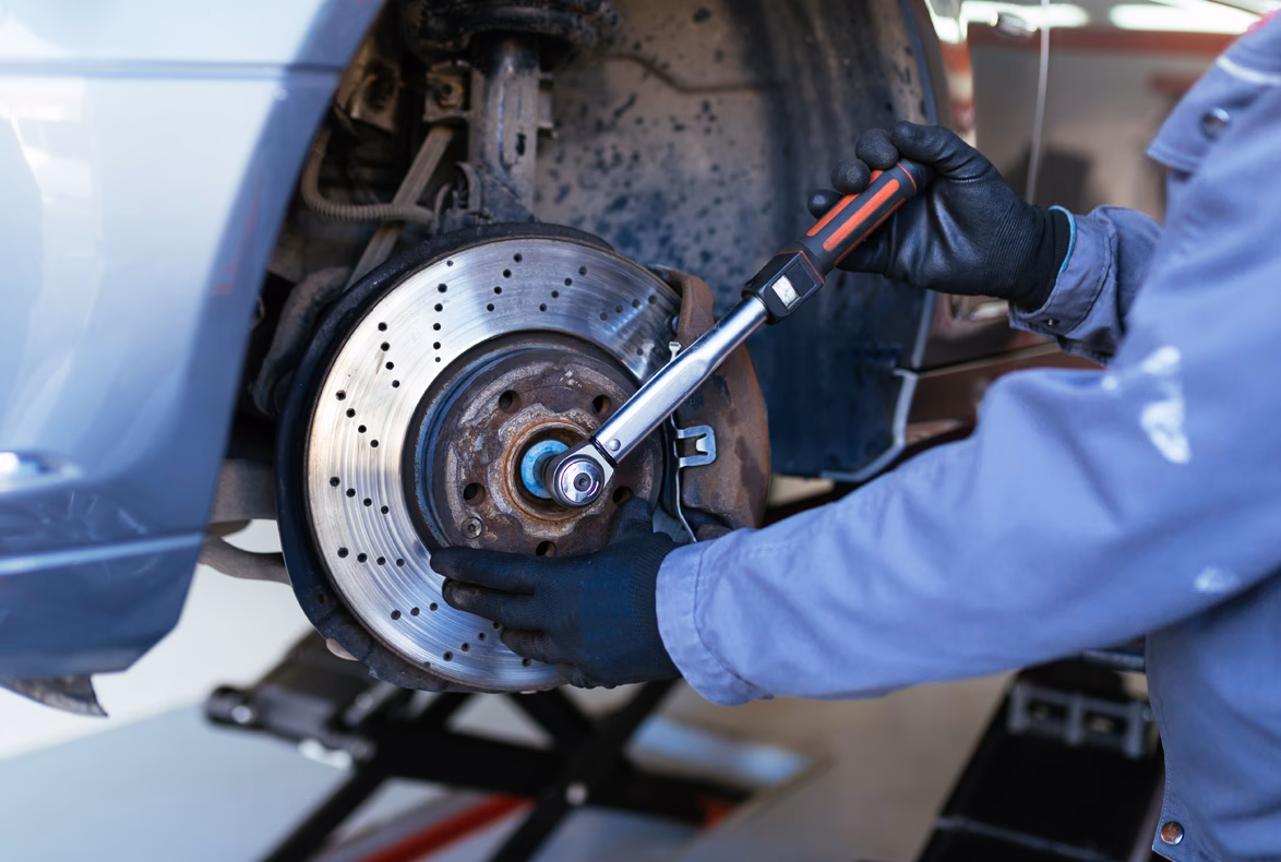 ¿Qué se debe hacer para el buen mantenimiento de los frenos?