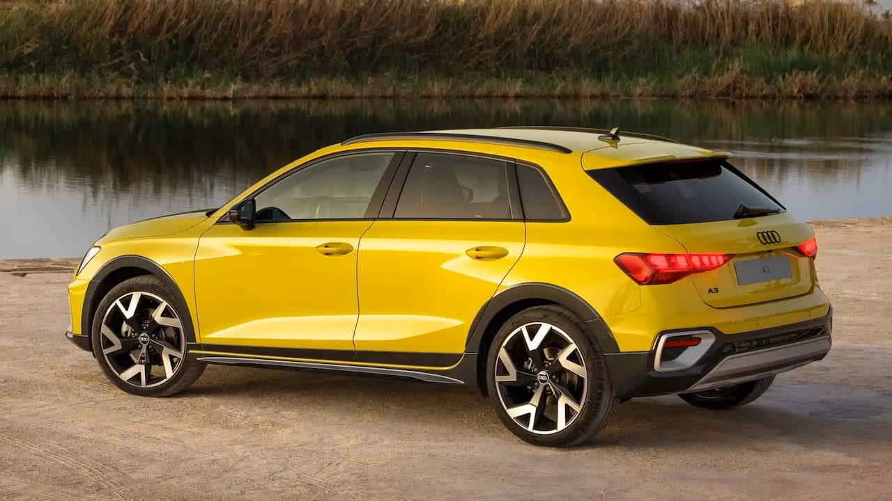 What does Audi connect plus do?