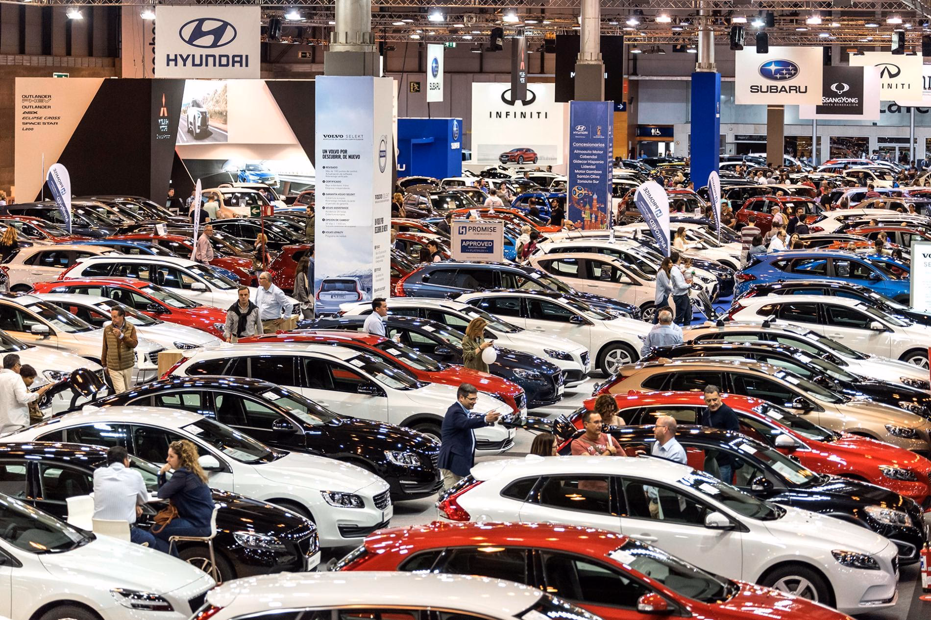 ¿Cuánto cobra OCU por reclamar un cartel de coches?