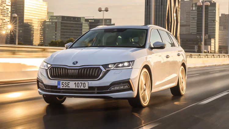 ¿Qué precio tiene el Škoda híbrido enchufable?