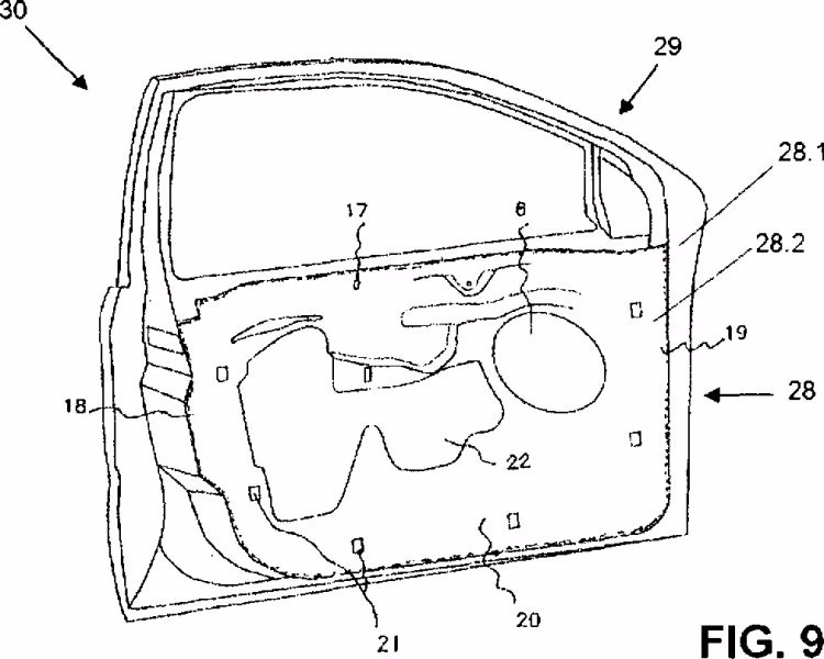 ¿Cómo se llama la pieza que sostiene la puerta de un coche?