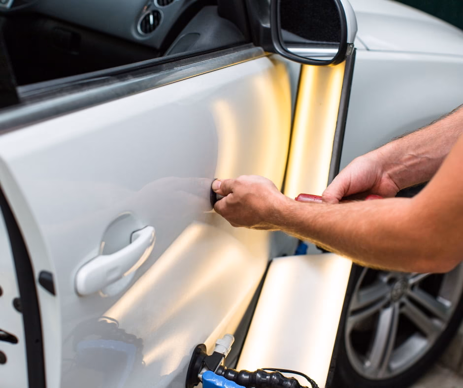 ¿Cómo se llama la persona que arregla los autos?