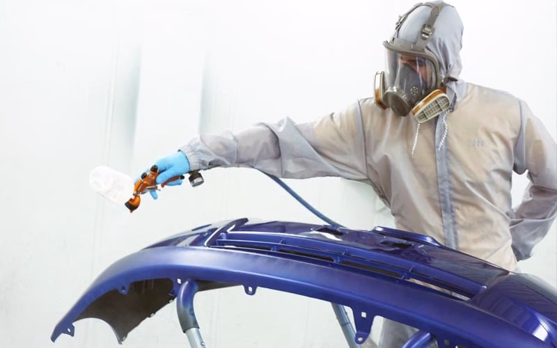 ¿Qué pintura utilizar sobre el plástico del automóvil?