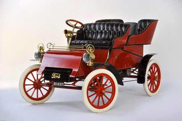 ¿Cuál fue el primer automóvil que fabricó Ford?