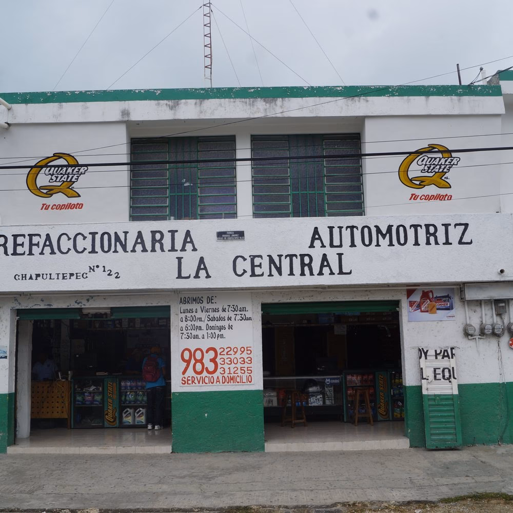 ¿Qué es lo que vende una refaccionaria?