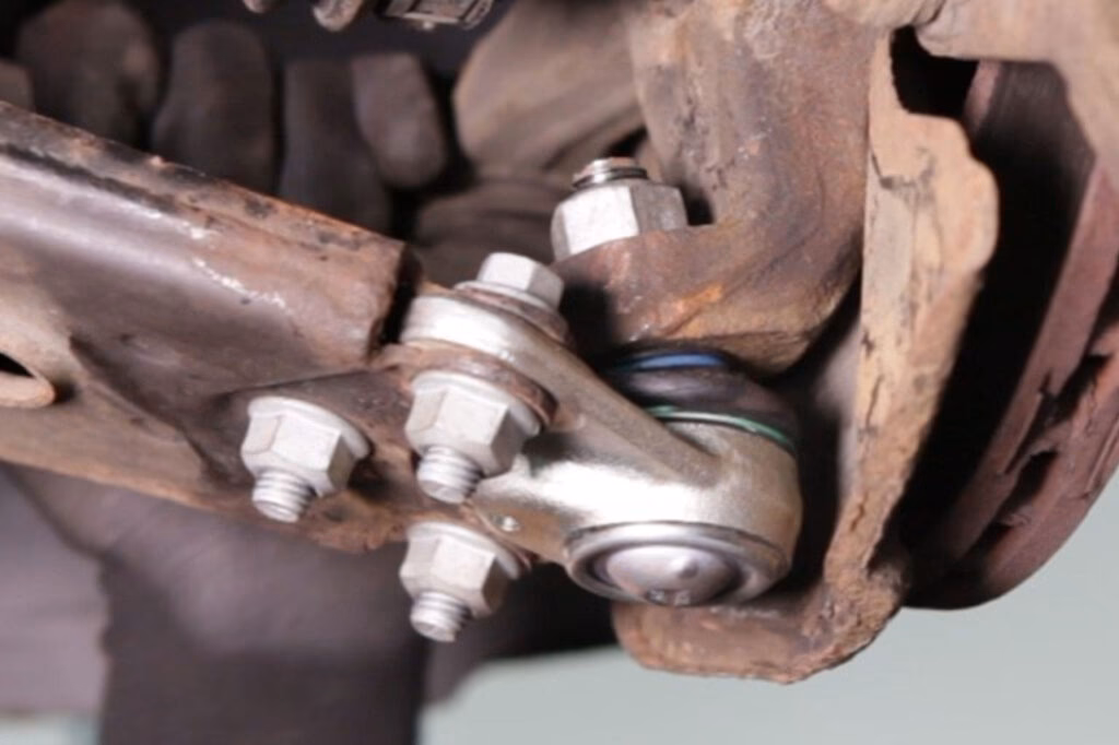 ¿Cuánto cuesta una rótula de un coche?