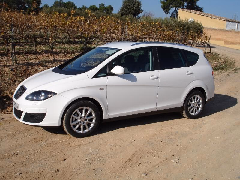 What replaced the SEAT Altea?