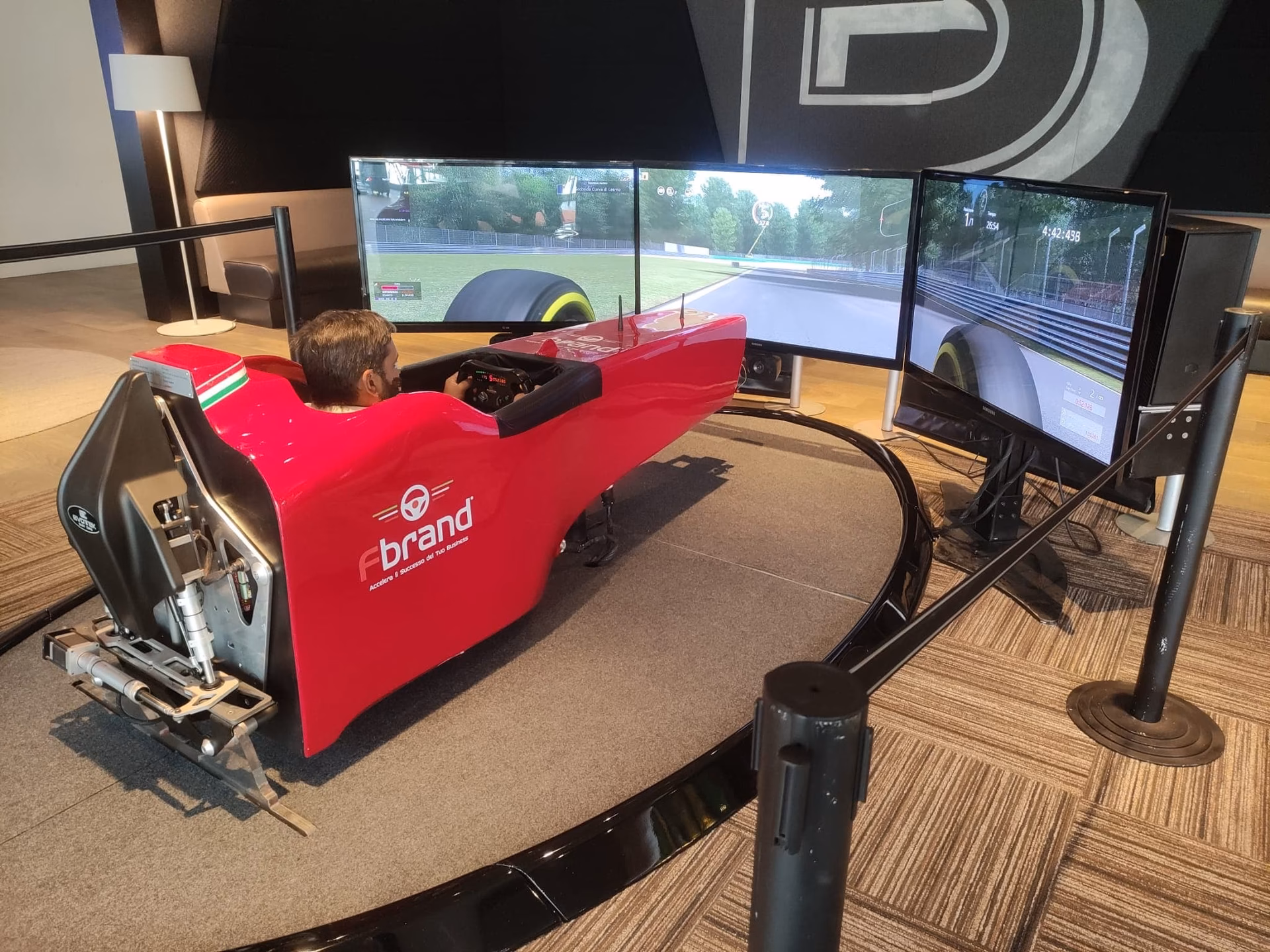 ¿Cuánto cuesta un simulador profesional de F1?