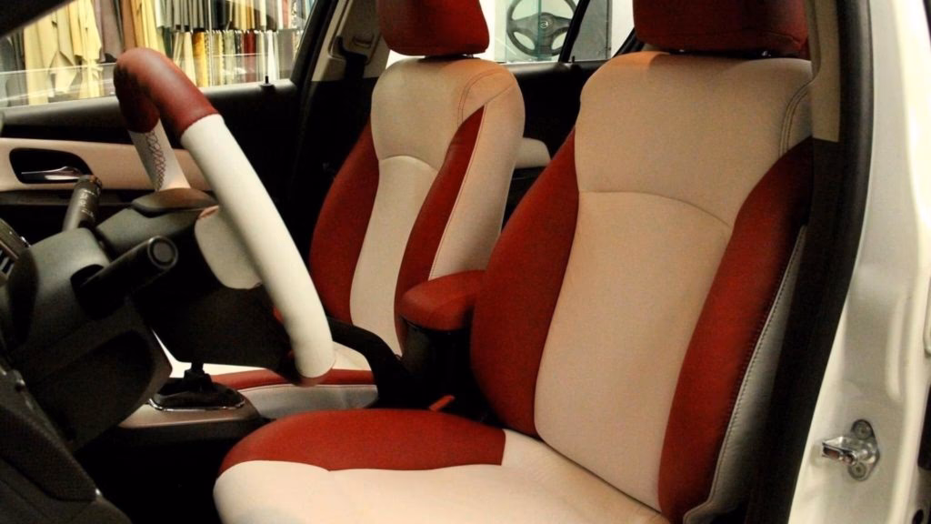 ¿Cuánto se tarda en tapizar el techo de un coche?