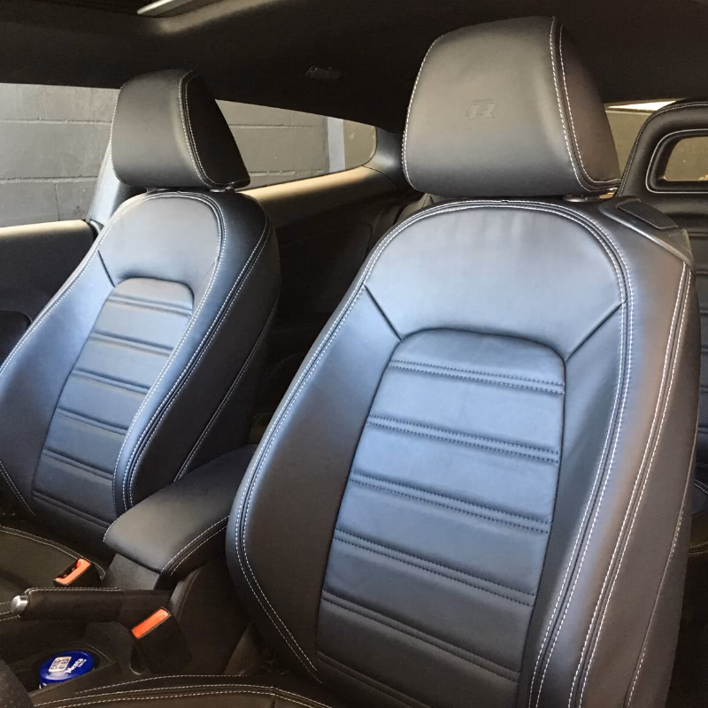 ¿Cuál es el mejor material para tapizar un coche?