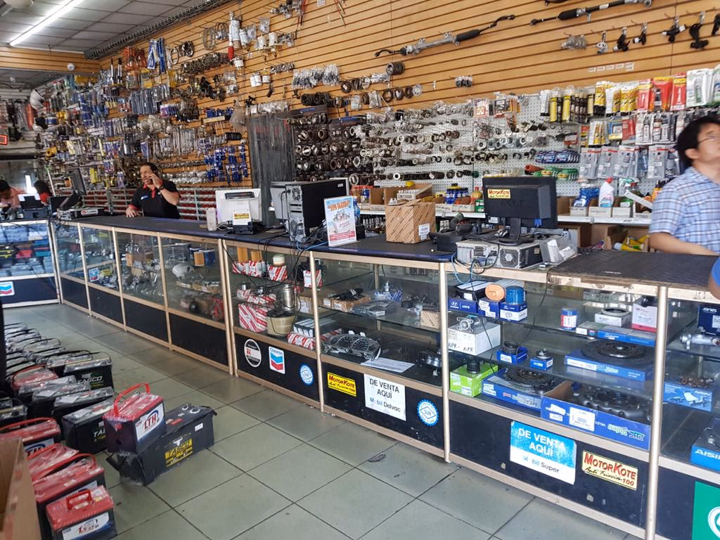 ¿Cómo puedo comprar en RockAuto?