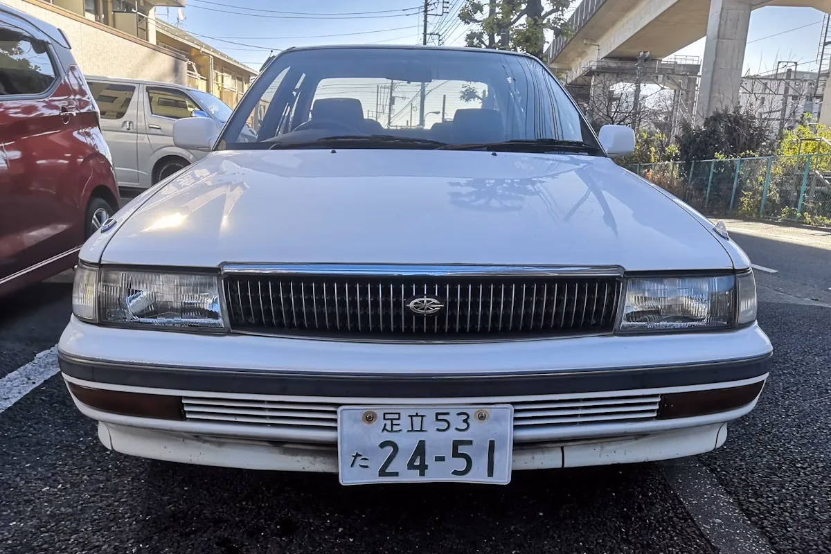 Is the Toyota LE or SE better?