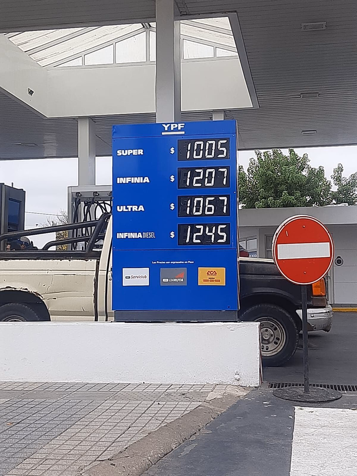 ¿Cuánto vale el litro de nafta premium en Argentina?