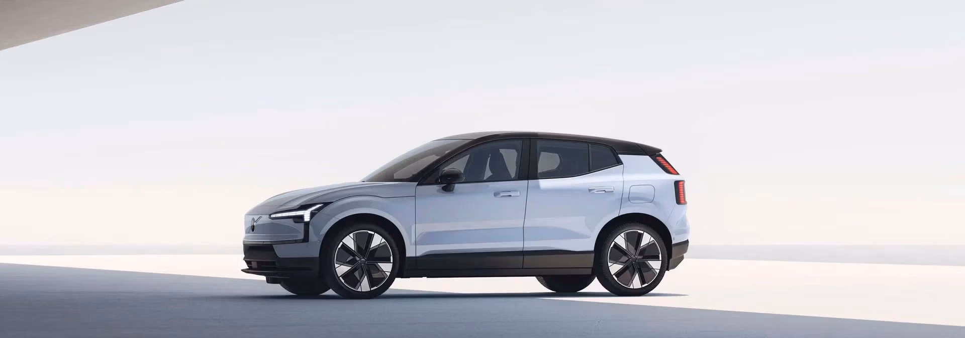 What is the price of Volvo xe30?