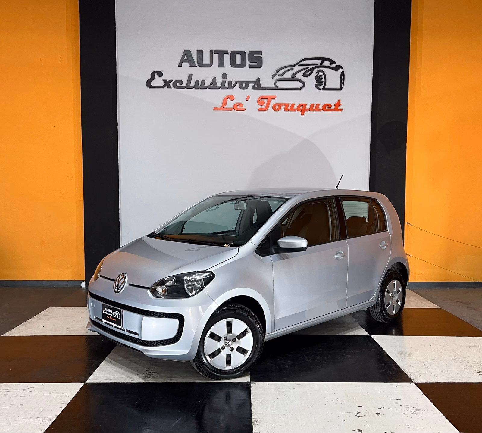 ¿Cuánto cuesta un Volkswagen Up 2015?